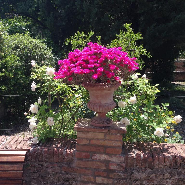 Hotel Palazzo di Valli Siena Esterno foto